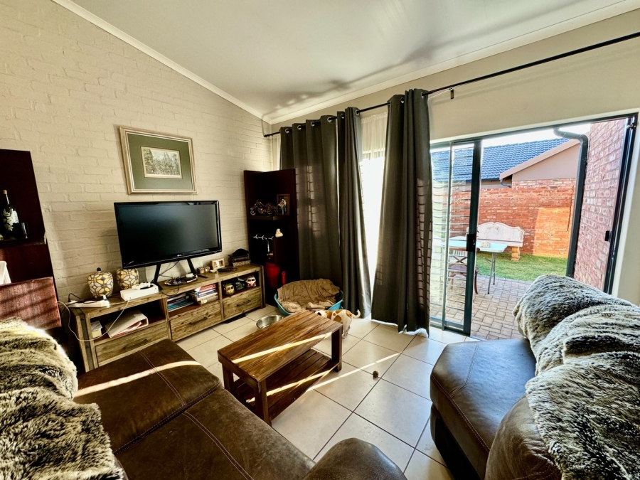 2 Bedroom Property for Sale in Van Der Hoff Park North West